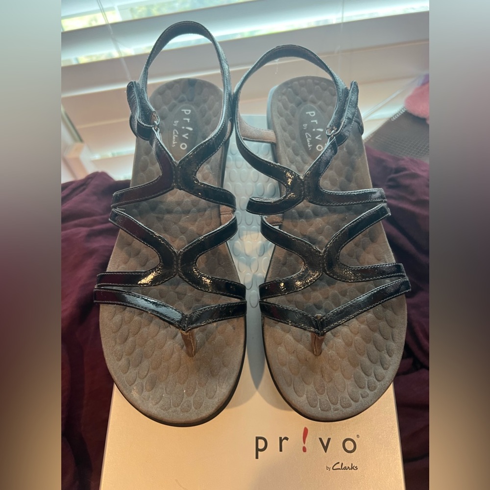 Privó Clark’s patent leather